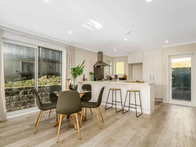 115A Queen Charlotte Drive, Aotea