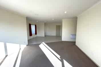 28b Guppy Road, Greenmeadows