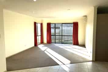 28b Guppy Road, Greenmeadows