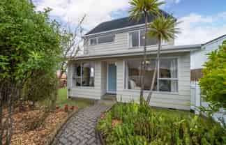 8A Alister Way, Churton Park