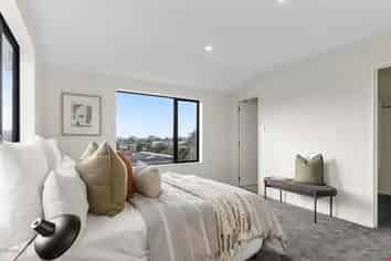 2/166 Rathgar Road, Henderson