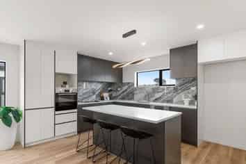 2/166 Rathgar Road, Henderson
