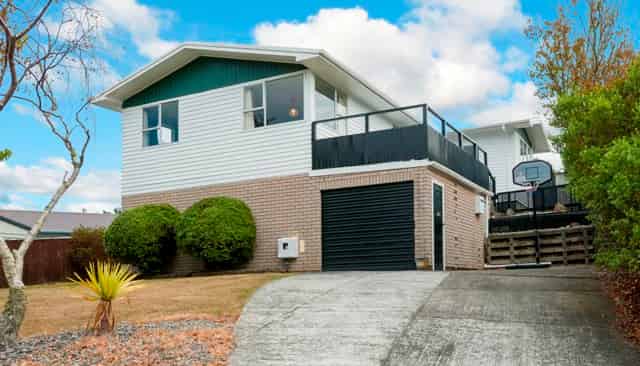 18 Robson Street, Stokes Valley