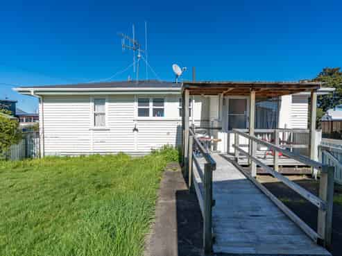 11 Dinsdale Road, Dinsdale