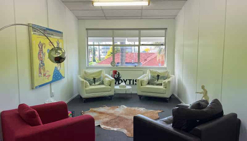 7, 3-7 Clive Square West, Napier Central