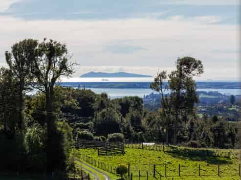 1039E Work Road, Whakamarama