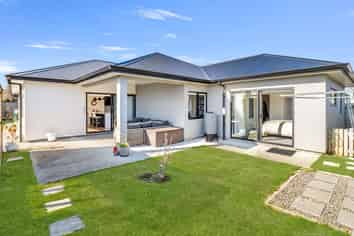 6 Simon Street, Tawhero