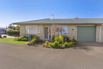 1/8 Village Place, Tuakau