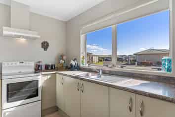 1/8 Village Place, Tuakau