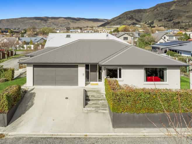 12 Jessies Crescent, Wanaka
