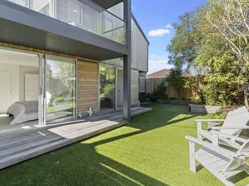 2/43 Princes Street, Northcote Point
