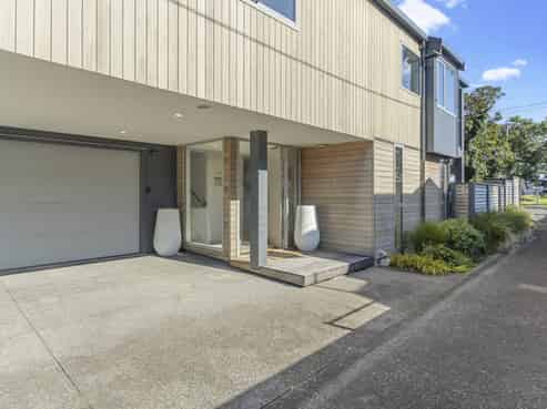 2/43 Princes Street, Northcote Point