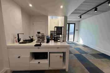 65m² Office 2 Car Parks & Outgoings Include