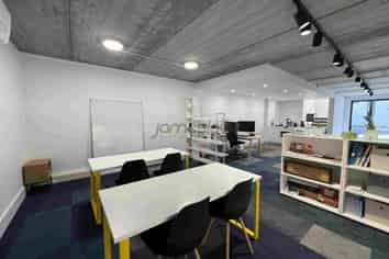 65m² Office 2 Car Parks & Outgoings Include