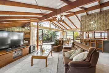 55 Blakeborough Drive, Forrest Hill