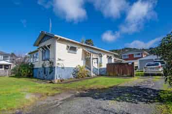 358 Western Hills Drive, Avenues