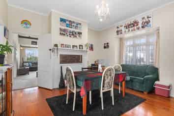 358 Western Hills Drive, Avenues
