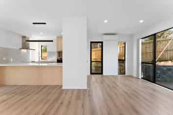 1/58 Sylvan Crescent, Te Atatu South