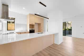 1/58 Sylvan Crescent, Te Atatu South