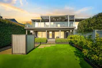 1 Charles Dickens Drive, Mellons Bay