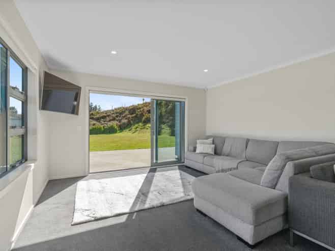 14 Kanuka Drive, Waitarere Beach