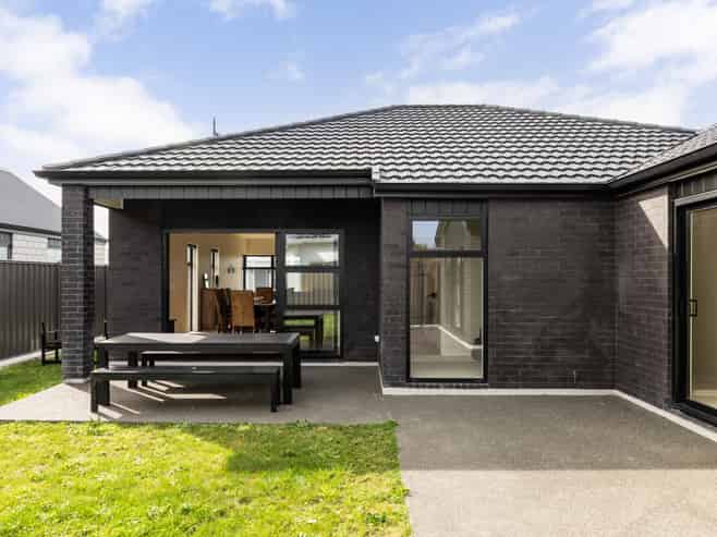 17 Mohaka Street, Poraiti