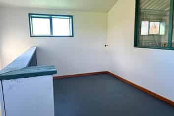 160M² STORAGE AND OFFICE FOR LEASE

