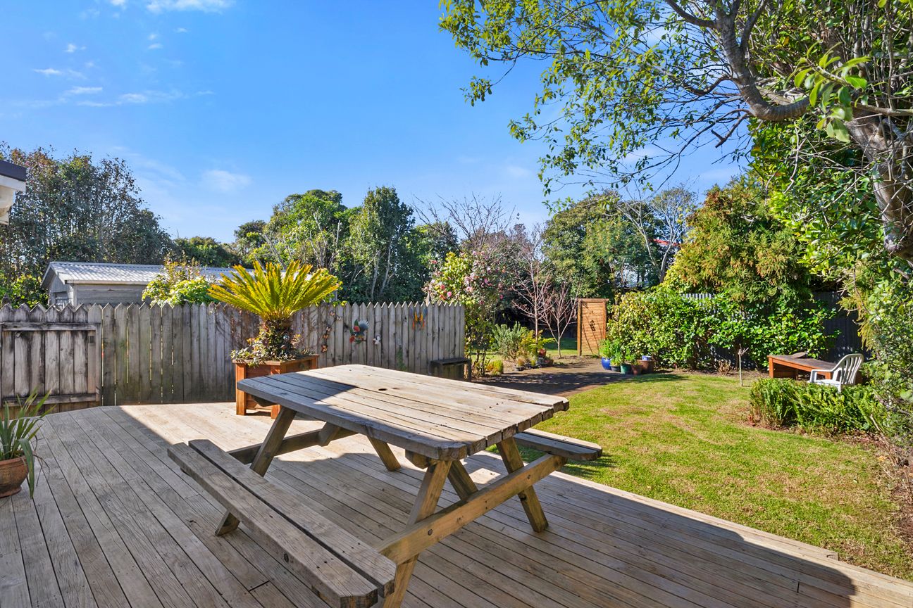 SO MANY OPTIONS AT 1 QUEENS ROAD! - Aanzicht 3