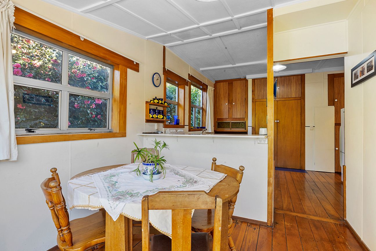 SO MANY OPTIONS AT 1 QUEENS ROAD! - Aanzicht 5