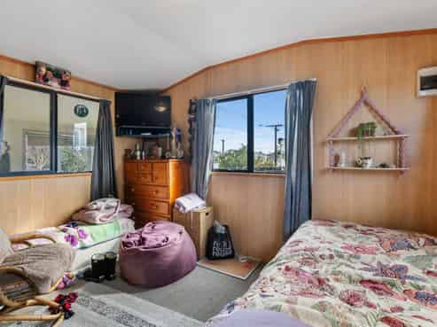 9 Mahoe Street, Strandon