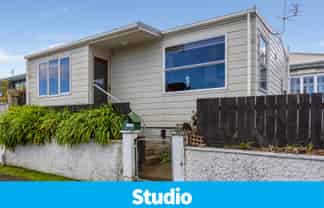 9 Mahoe Street, Strandon