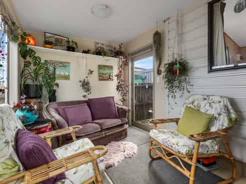 9 Mahoe Street, Strandon