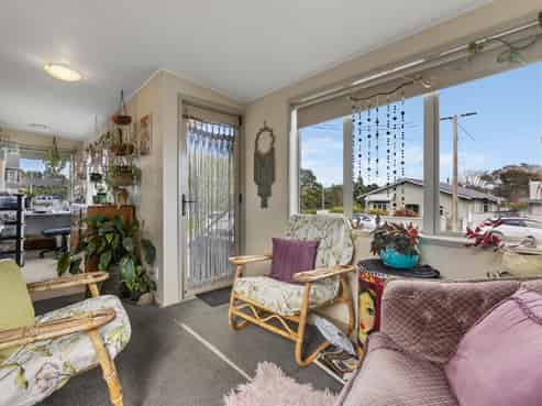 9 Mahoe Street, Strandon