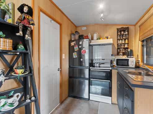 9 Mahoe Street, Strandon