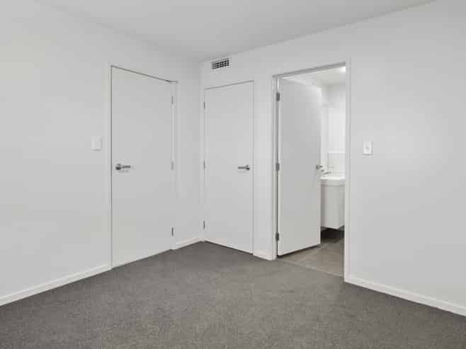 1H/4045 Great North Road, Glen Eden