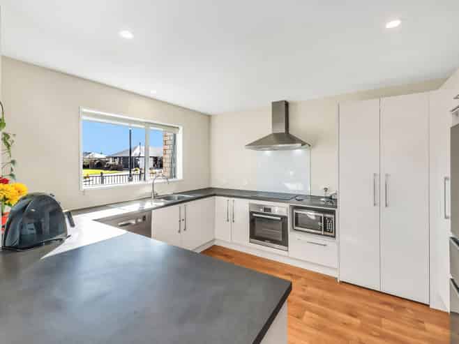 12 Fibonacci Way, LEESTON