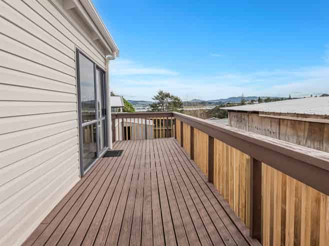 8A Raumati Crescent, Onerahi
