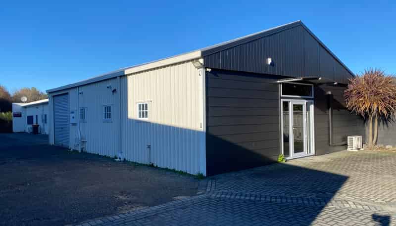 34  Clayton Road, Mangakakahi