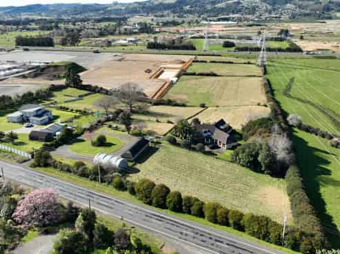 1207 Great South Road, Runciman