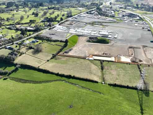 1207 Great South Road, Runciman