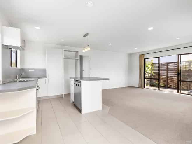 1297 Papamoa Beach Road, Papamoa