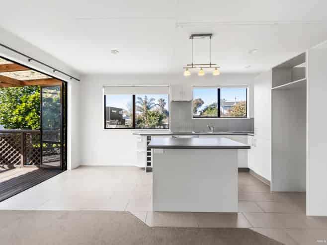 1297 Papamoa Beach Road, Papamoa