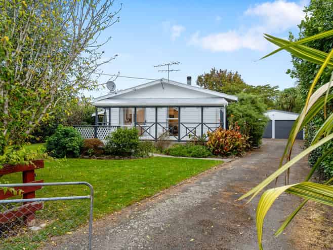 33 Frederick Street, Carterton