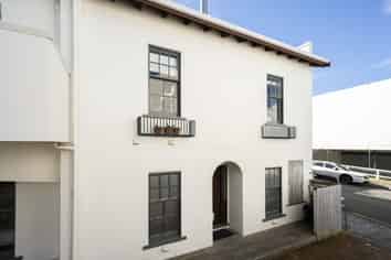 1/12 Little George Street, Thorndon