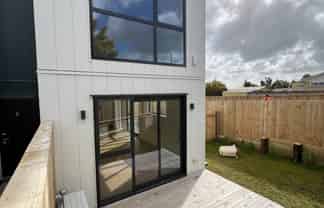 4/4 Waitaki Street, Henderson