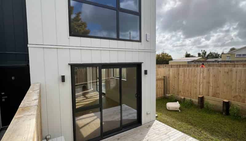 4/4 Waitaki Street, Henderson