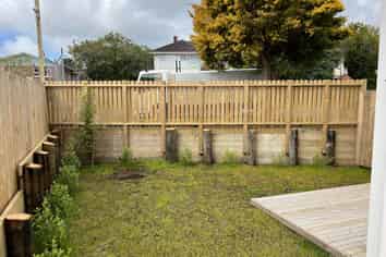 4/4 Waitaki Street, Henderson