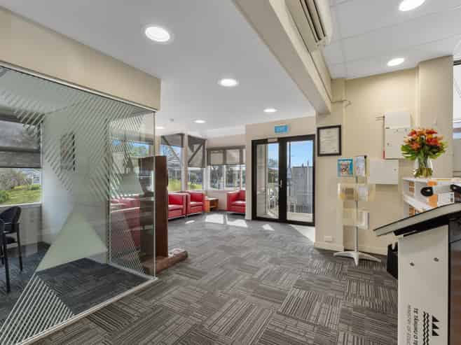 Iconic dual-tenanted investment – secure income
