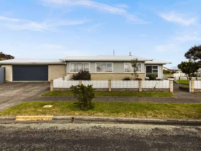 2 Banff Place, Tamatea