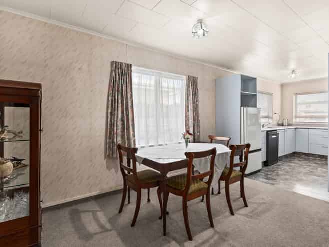 2 Banff Place, Tamatea